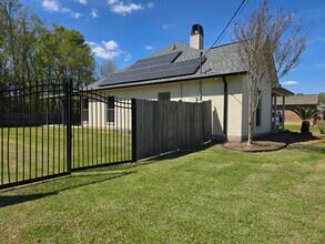 7476 Woodland Trace Ct in Sorrento, LA - Foto de edificio - Building Photo