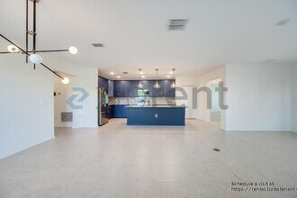 8750 Cascade Price Cir in North Fort Myers, FL - Building Photo - Building Photo