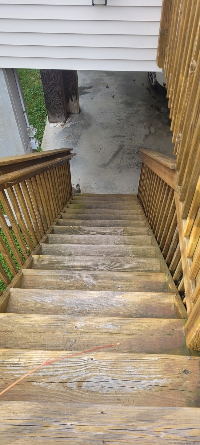 12 Maddox Ave in Milford, CT - Building Photo - Building Photo