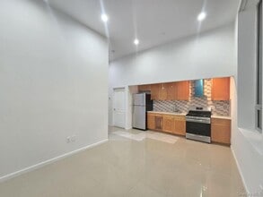 71-59 160th St in Queens, NY - Building Photo - Building Photo