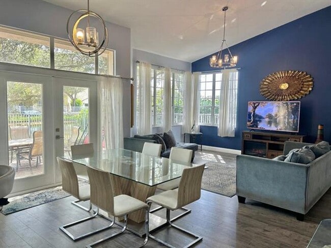 1236 Bayview Cir in Weston, FL - Building Photo - Building Photo