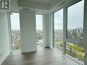 308-1308 Jarvis St in Toronto, ON - Building Photo - Building Photo