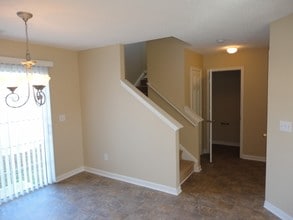 6021 Ladish Ln in Raleigh, NC - Foto de edificio - Building Photo