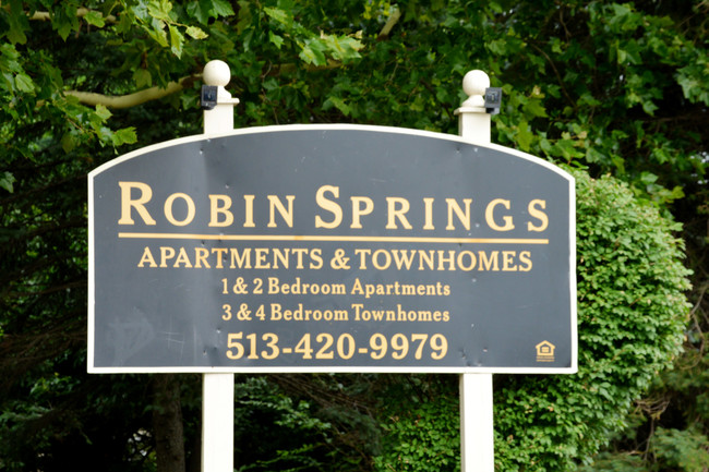 Robin Springs Apartments in Middletown, OH - Building Photo - Building Photo