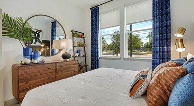 9330 Main St in Houston, TX - Foto de edificio - Building Photo