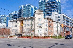 110 Columbia St W in Waterloo, ON - Building Photo