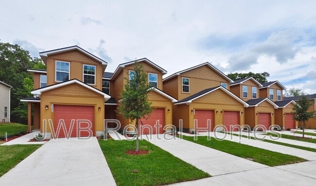 property at 6881 Lake Mist Ln