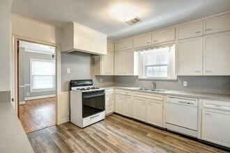 2030 Gostick St in Houston, TX - Foto de edificio - Building Photo