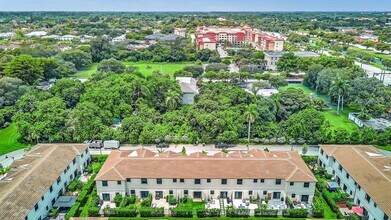 4668 Banker Terrace in Davie, FL - Building Photo - Building Photo