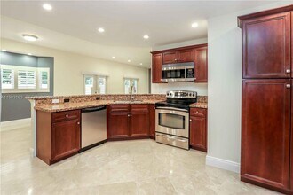 11064 SW 79th Path in Kendall, FL - Building Photo - Building Photo