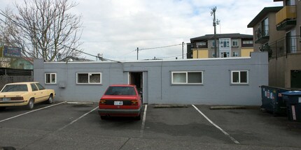 Greenwood Court Studios in Seattle, WA - Building Photo - Building Photo