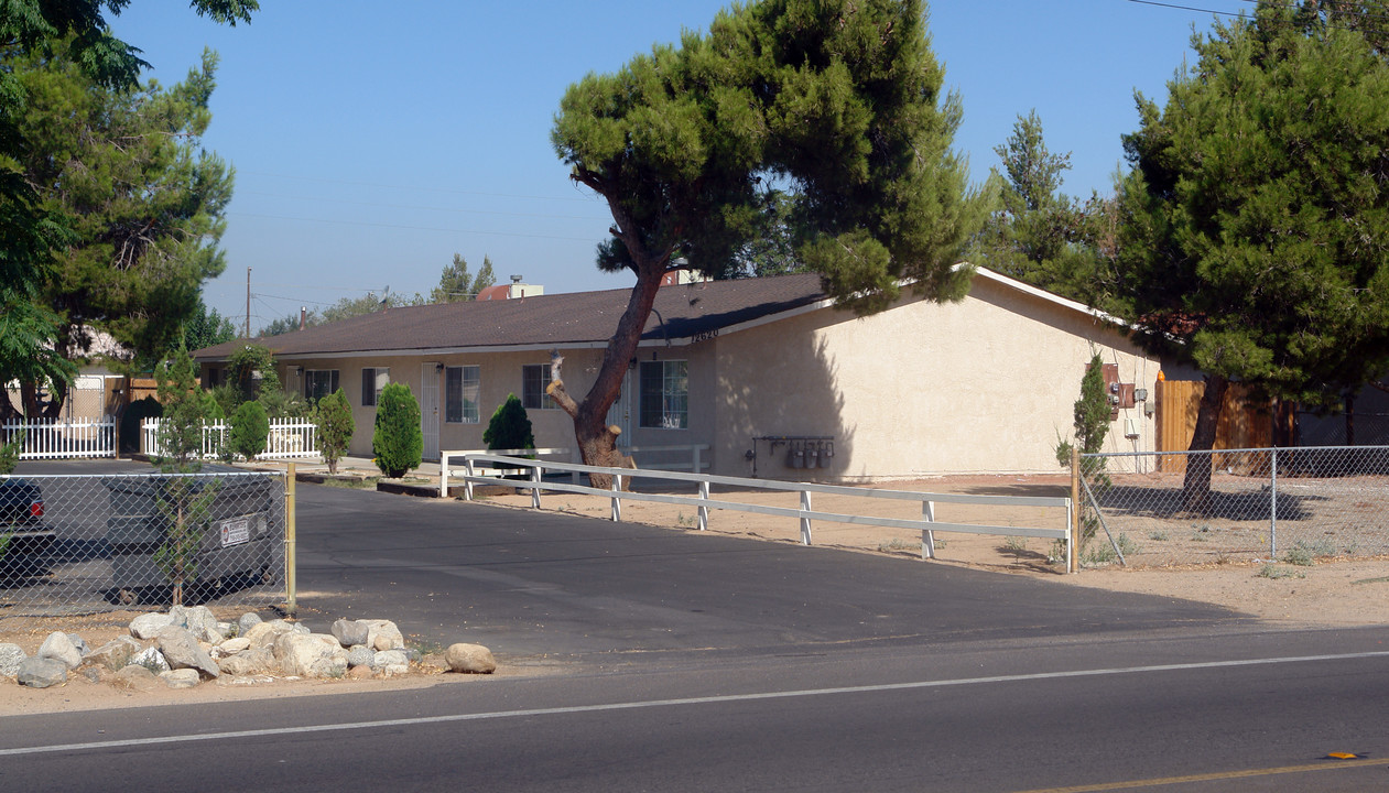 12620 Kiowa Rd in Apple Valley, CA - Building Photo