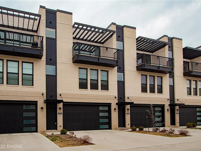 property at 1371 Keosauqua Way