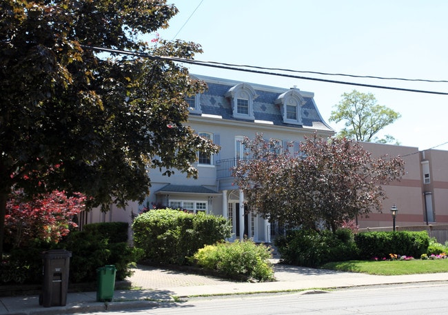 Teddington Park Avenue in Toronto, ON - Building Photo - Building Photo