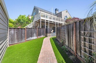34 Creekside Ct in Corte Madera, CA - Building Photo - Building Photo