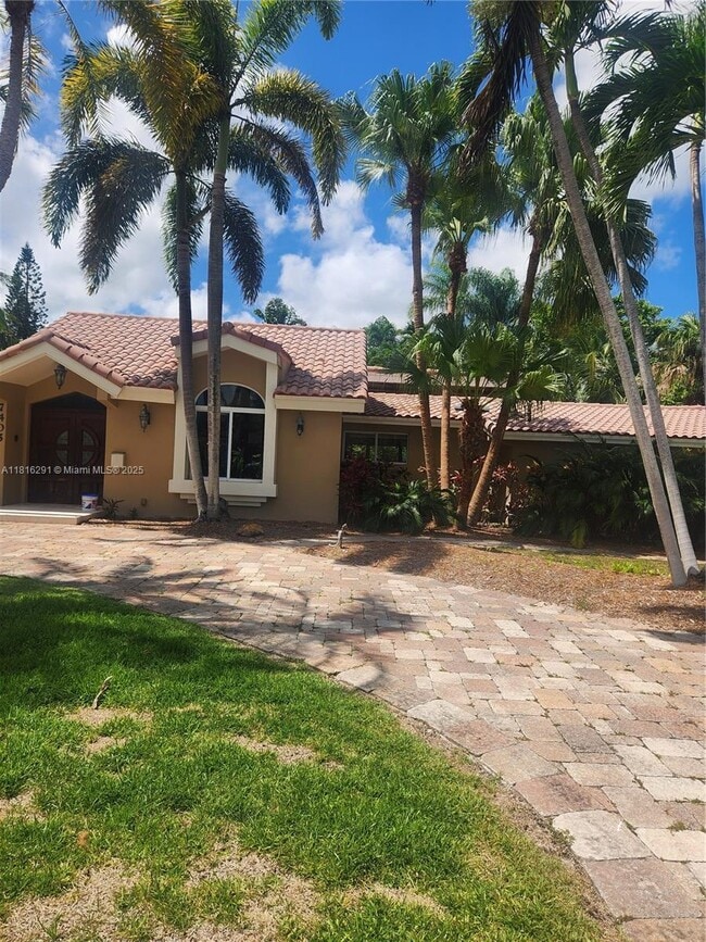 7405 SW 134th St in Miami, FL - Building Photo - Building Photo