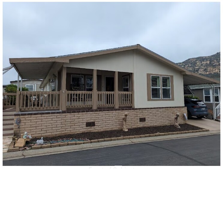 15420 Olde Highway 80 in El Cajon, CA - Foto de edificio