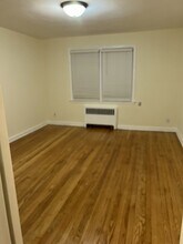 800 N Broad St, Unit 80 in Elizabeth, NJ - Foto de edificio - Building Photo