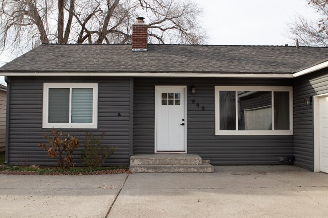 945 N 7th E St in Mountain Home, ID - Building Photo - Building Photo