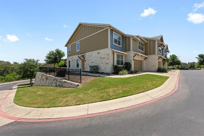 516 E Slaughter Ln in Austin, TX - Building Photo - Building Photo