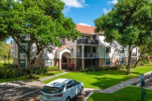 Grand Marquis Condominium Homes in Plantation, FL - Building Photo