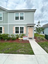480 Running Woods St in Orange Park, FL - Building Photo