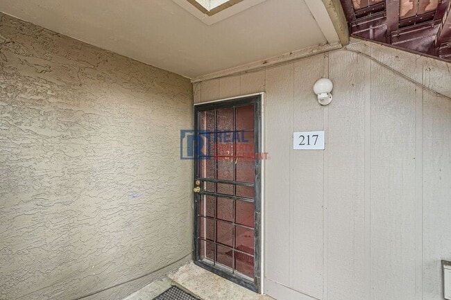 5300 E Cherry Creek S Dr in Denver, CO - Building Photo - Building Photo