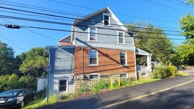 118 W Prospect Ave in State College, PA - Building Photo - Building Photo