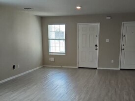 7319 Avila Vis in San Antonio, TX - Building Photo