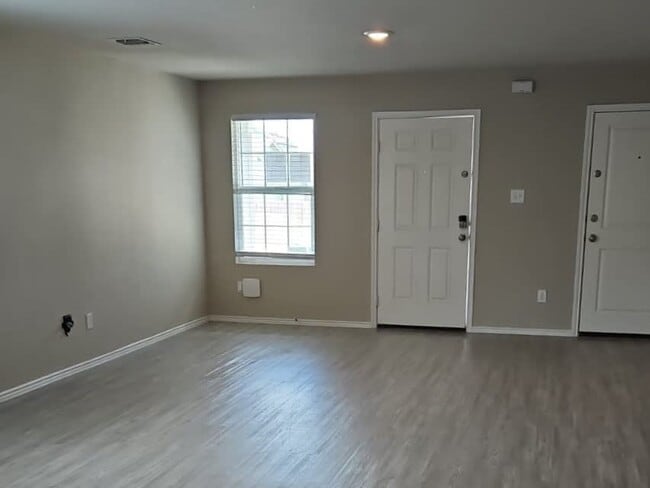7319 Avila Vis in San Antonio, TX - Building Photo - Building Photo