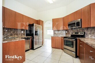 20467 SW 327th St in Homestead, FL - Foto de edificio - Building Photo