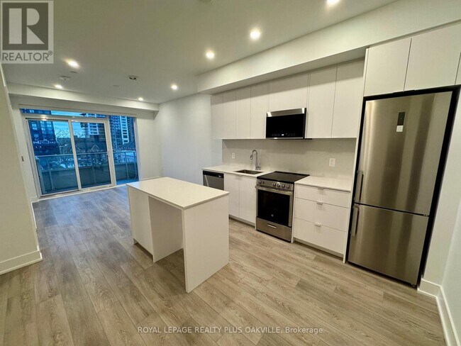 2088 James St in Burlington, ON - Building Photo - Building Photo