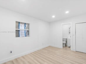 6318 NW 19th Ct in Miami, FL - Foto de edificio - Building Photo