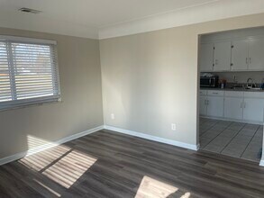 28690 Victor St, Unit A in Roseville, MI - Building Photo - Building Photo