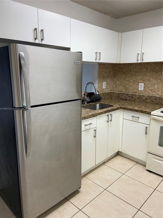 271 NW 177th St in Miami Gardens, FL - Building Photo