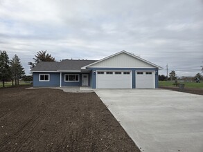 3242 88th St NE in Monticello, MN - Building Photo - Building Photo