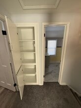 19901 Lanbury Ave in Warrensville Heights, OH - Building Photo - Building Photo