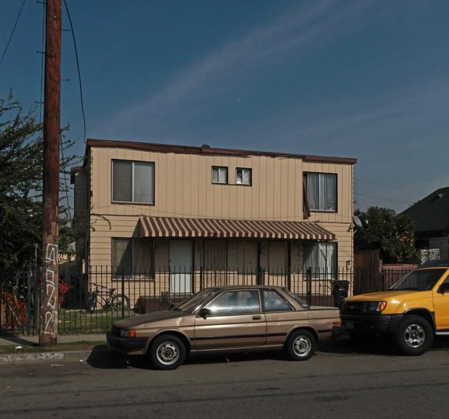 217-219 E 28th St in Los Angeles, CA - Foto de edificio - Building Photo