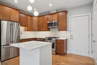 106 Montgomery St in Bloomfield, NJ - Building Photo - Building Photo