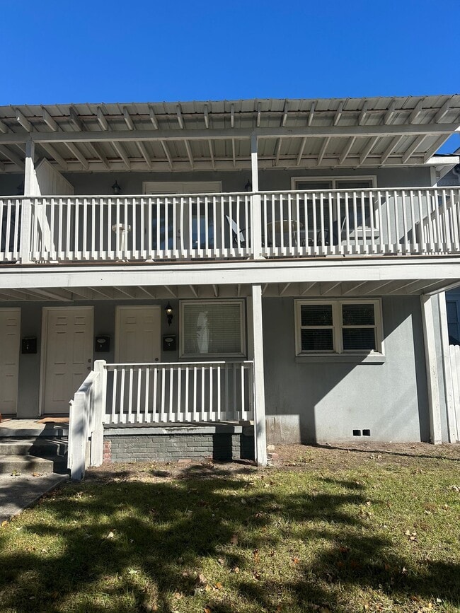 414 E Park Ave in Savannah, GA - Building Photo - Building Photo