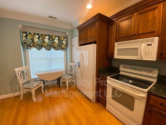 104 W Savannah Rdg Rd in Holly Springs, NC - Building Photo - Building Photo