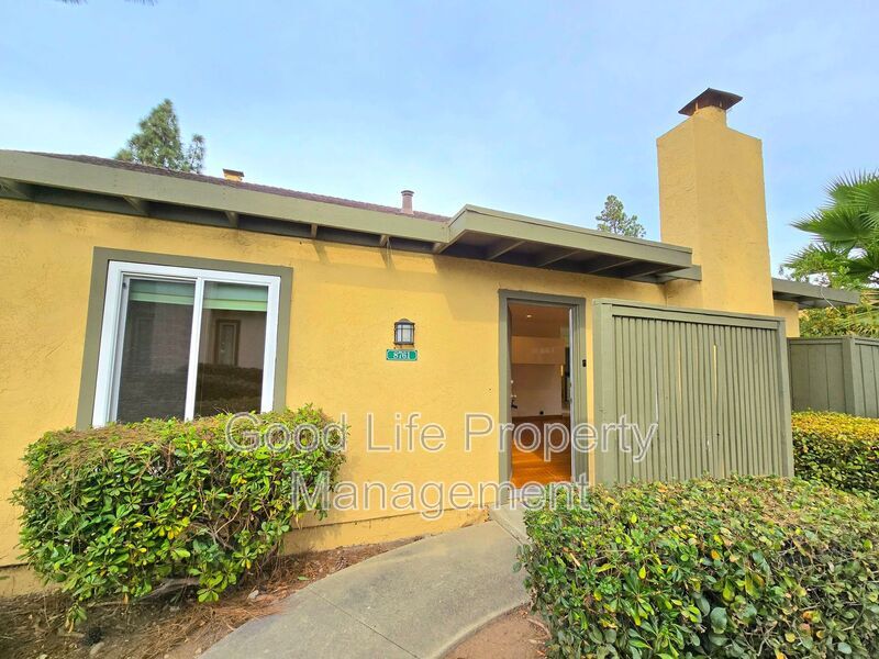 8761 Hillery Dr in San Diego, CA - Building Photo