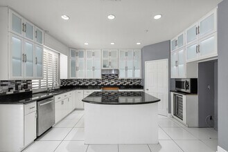 16001 Filbert St in Los Angeles, CA - Building Photo - Building Photo