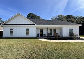 103 Neenan Dr in Enterprise, AL - Building Photo