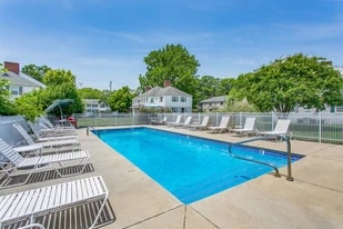 Sterling Oaks Apartments in Norfolk, VA - Building Photo