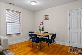 320 W Broadway in Boston, MA - Building Photo - Building Photo