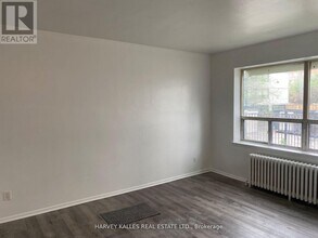 1582 Bathurst St in Toronto, ON - Building Photo - Building Photo