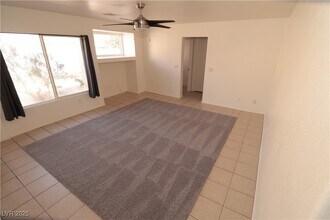 8736 Raindrop Canyon Ave in Las Vegas, NV - Building Photo - Building Photo