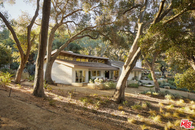 465 Cold Canyon Rd in Calabasas, CA - Building Photo - Building Photo