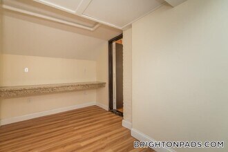4 Elko St, Unit B2 in Boston, MA - Building Photo - Building Photo